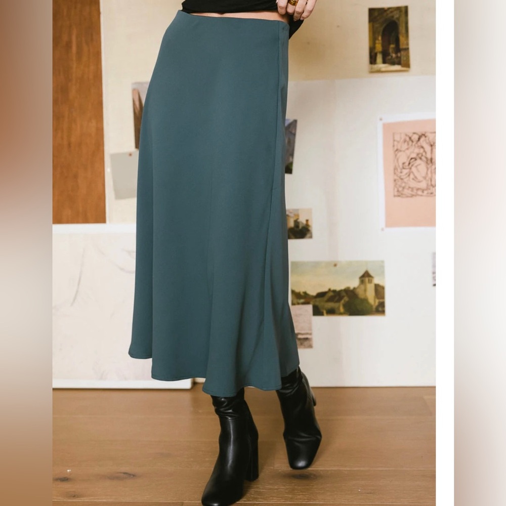 Bohme Kamila skirt in teal-size small. NWT